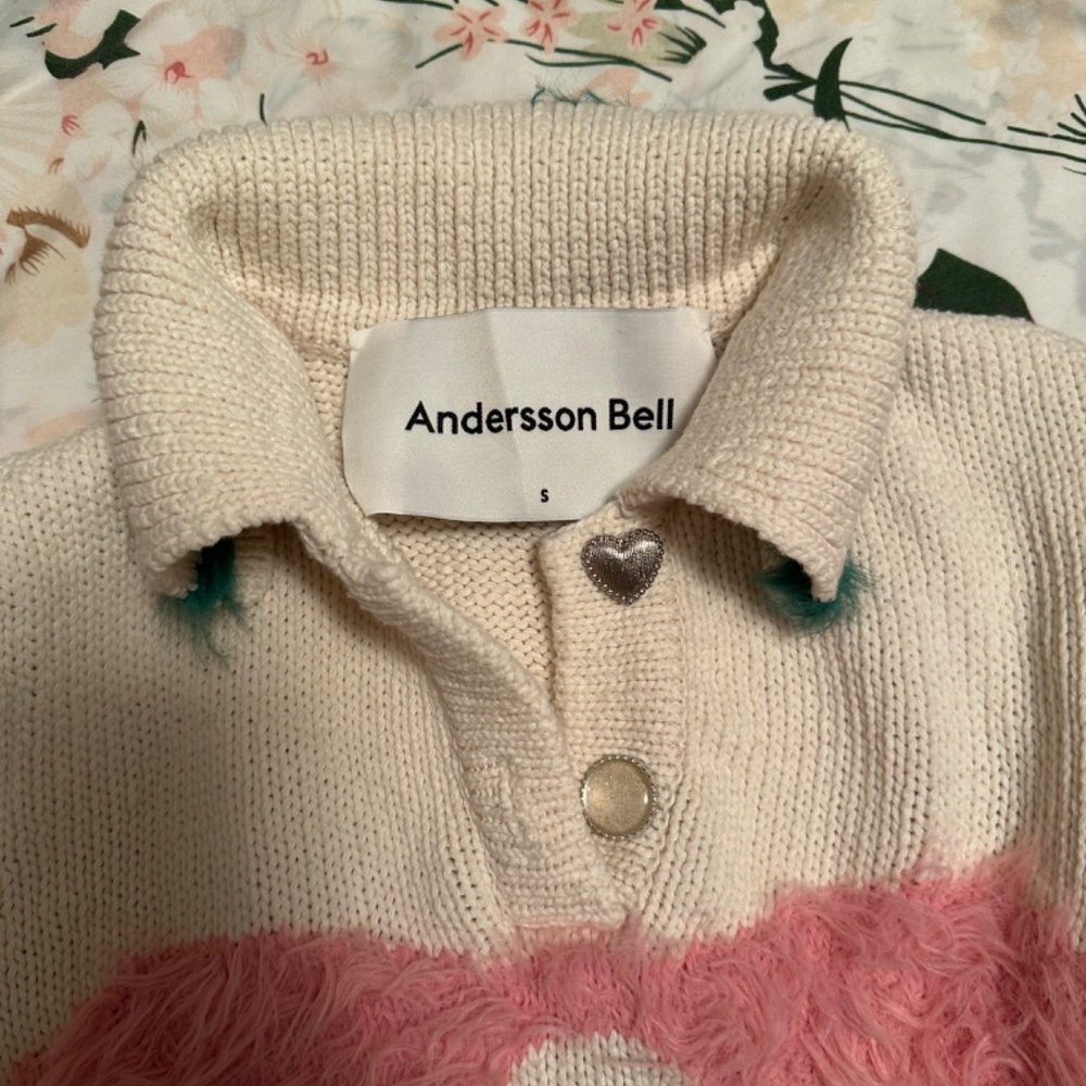 Fuzzy sweater - Picture 4 of 6